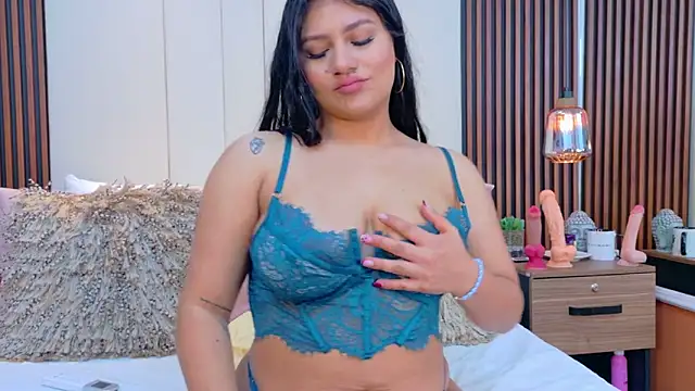 ValeriaMonet online show from 12.15.25