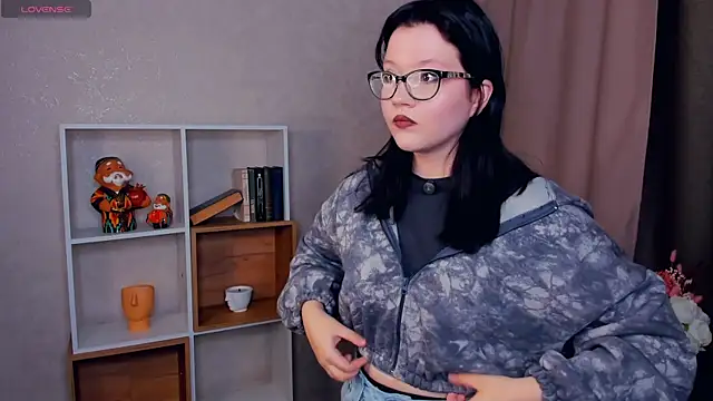 Snapshot of TishaFlaharty chatting on 11.05.25 TishaFlaharty online show from 11.05.25