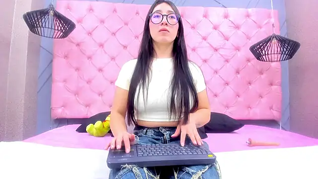 Mia Horney online show from 01.14.26