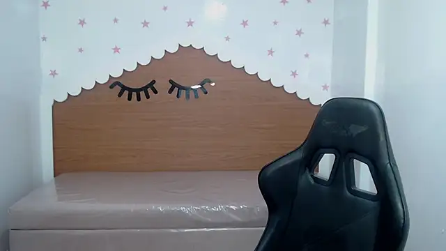 Snapshot of scarlett_percy_t chatting on 11.20.25 scarlett percy t online show from 11.20.25