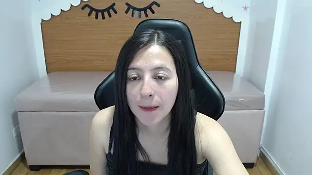 Snapshot of scarlett_percy_t chatting on 11.22.25 scarlett percy t online show from 11.22.25