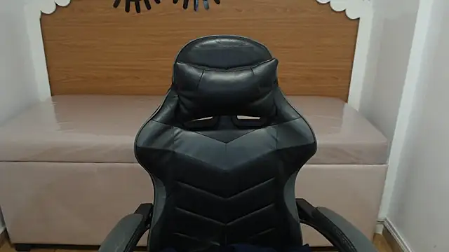 Snapshot of scarlett_percy_t chatting on 12.03.25 scarlett percy t online show from 12.03.25