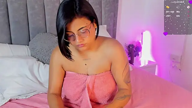 Veronica3   online show from 11.21.25