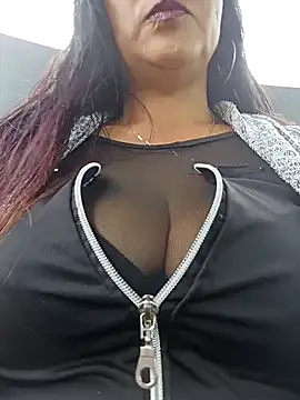 Snapshot of misshot_02 chatting on 01.12.26 misshot 02 online show from 01.12.26