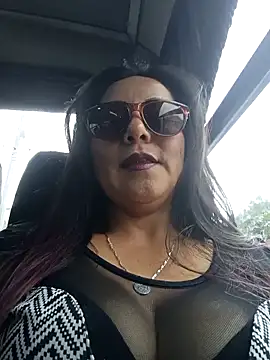 Snapshot of misshot_02 chatting on 02.11.26 misshot 02 online show from 02.11.26