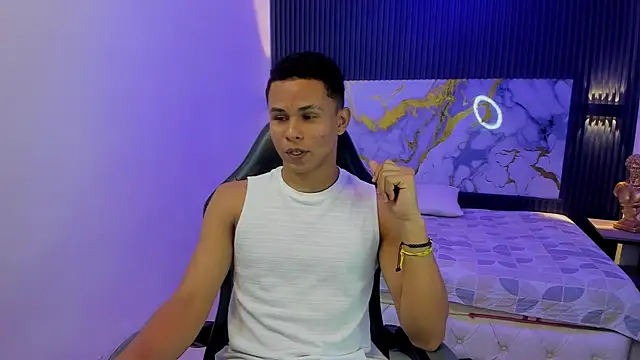 Snapshot of Liams18 chatting on 04.06.26 Liams18 online show from 04.06.26