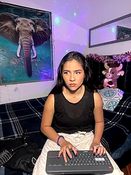 Snapshot of alisaa_jhons1 chatting on 12.20.25 alisaa jhons1 online show from 12.20.25