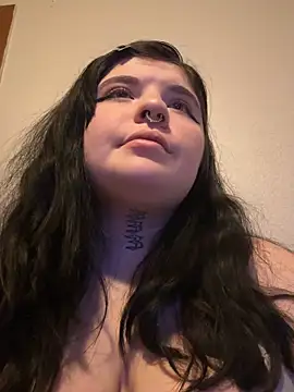 juicygoth202 online show from 11.19.25