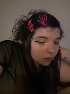 juicygoth202 online show from 11.21.25