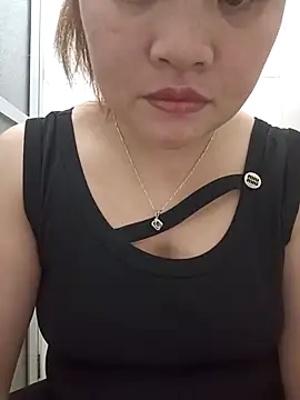 Snapshot of linh-xinh18 chatting on 11.07.25 linh-xinh18 online show from 11.07.25