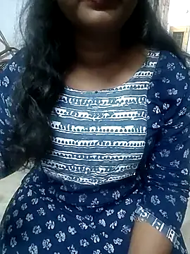 Snapshot of Keerthee_ chatting on 11.05.25 Keerthee online show from 11.05.25