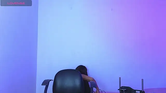 Snapshot of lau_rl chatting on 11.23.25 lau rl online show from 11.23.25