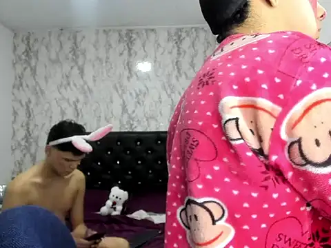 Lovers Spicy online show from 11.14.25