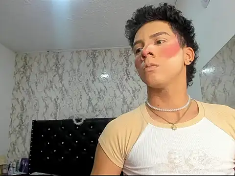 Lovers Spicy online show from 11.22.25