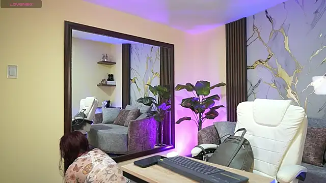 TessaaFox online show from 01.08.26