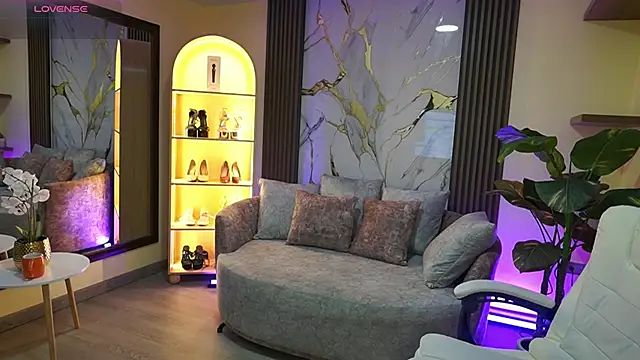 TessaaFox online show from 02.20.26