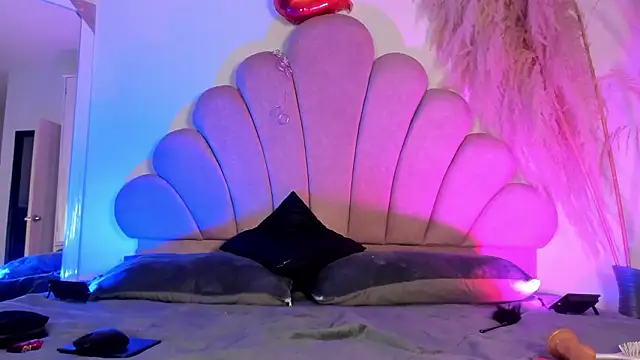 Dominique Rae online show from 03.13.26