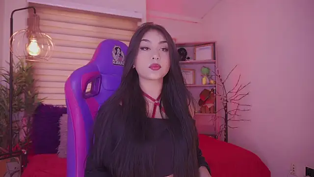 Snapshot of ivette_k chatting on 11.12.25 ivette k online show from 11.12.25