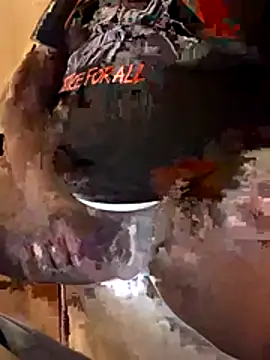 Snapshot of Pull_N_Tug1 chatting on 11.28.25 Pull N Tug1 online show from 11.28.25