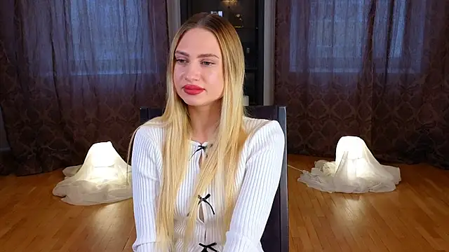 Snapshot of FreidaLerew chatting on 11.11.25 FreidaLerew online show from 11.11.25