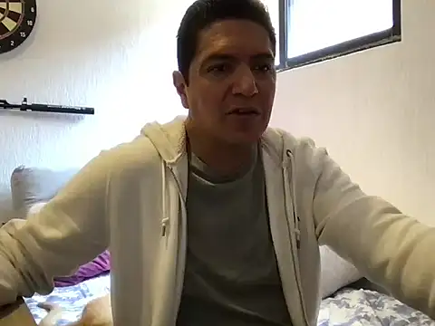 Snapshot of yayo_33 chatting on 04.13.26 yayo 33 online show from 04.13.26