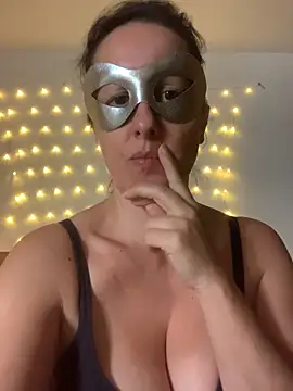 massagistahotbrunette online show from 06.05.26