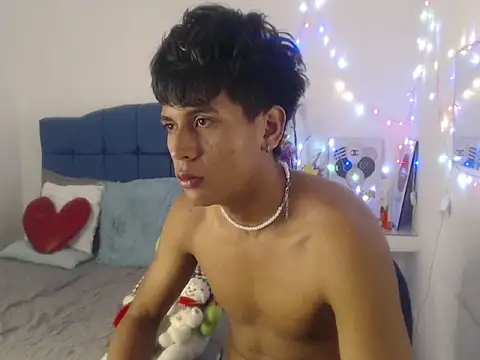 Snapshot of Valentino_Lane chatting on 12.03.25 Valentino Lane online show from 12.03.25