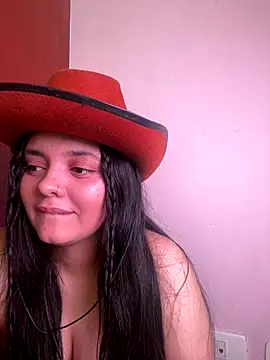 Snapshot of candicewest_ chatting on 12.17.25 candicewest online show from 12.17.25