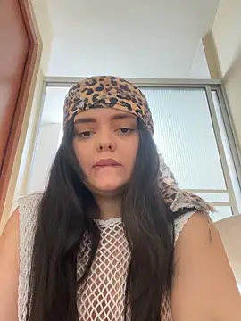 Snapshot of candicewest_ chatting on 12.21.25 candicewest online show from 12.21.25