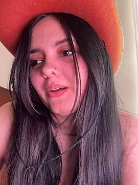 Snapshot of candicewest_ chatting on 03.08.26 candicewest online show from 03.08.26