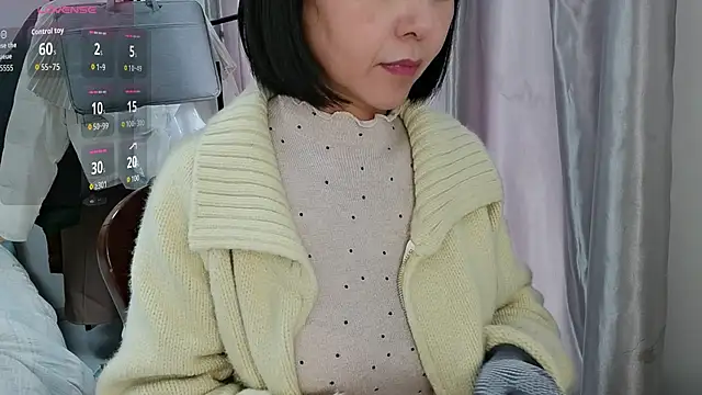 Snapshot of Wanwan61 chatting on 11.15.25 Wanwan61 online show from 11.15.25