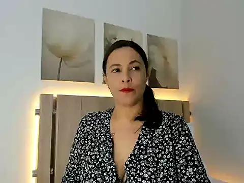 IsabellaCrissty online show from 03.11.26