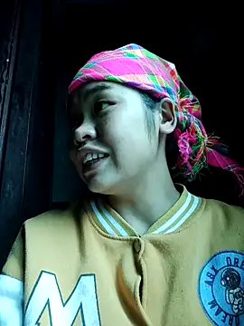 Snapshot of Mabel-122 chatting on 11.09.25 Mabel-122 online show from 11.09.25