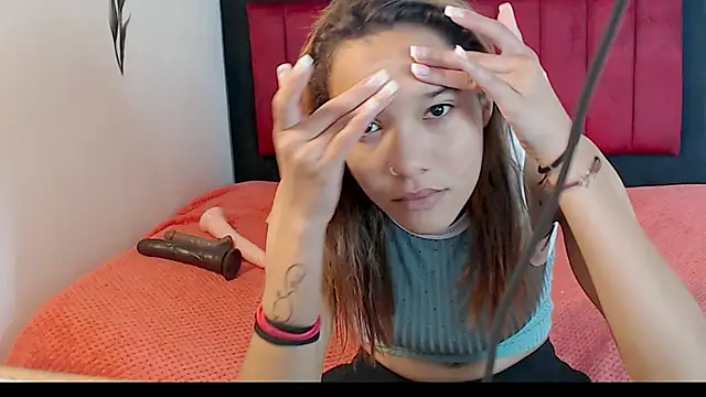 Snapshot of AMARYXS chatting on 12.04.25 AMARYXS online show from 12.04.25