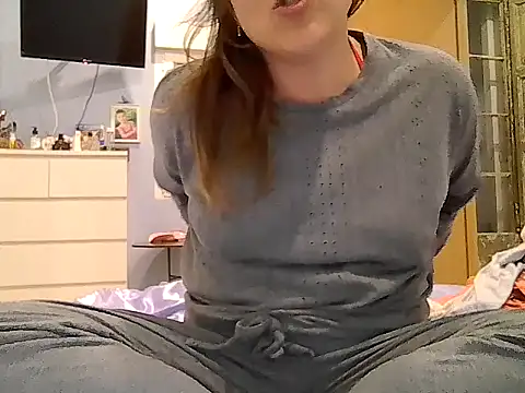 Snapshot of Domiqueen chatting on 11.06.25 Domiqueen online show from 11.06.25