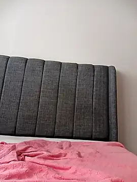 Snapshot of _NATURA_ chatting on 12.19.25 NATURA online show from 12.19.25