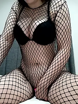 Snapshot of _NATURA_ chatting on 12.19.25 NATURA online show from 12.19.25