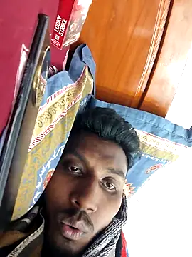 Snapshot of ThirstyBalloon5 chatting on 12.18.25 ThirstyBalloon5 online show from 12.18.25