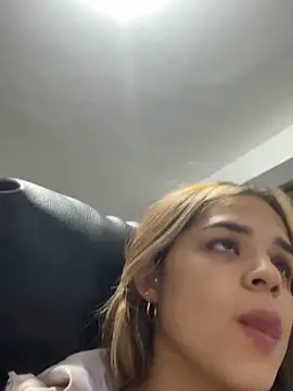 Snapshot of Sara__Secret chatting on 11.21.25 Sara Secret online show from 11.21.25