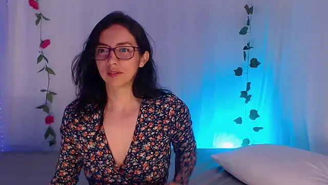 Belladonna lips online show from 06.10.26
