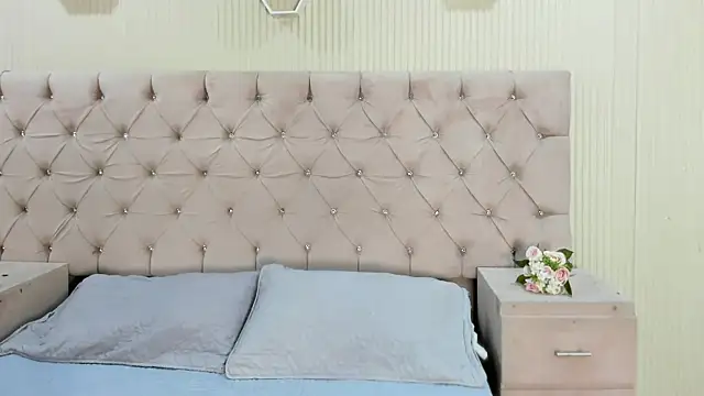ZarinaWynne online show from 06.10.26