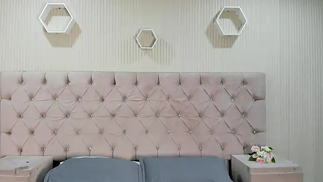 ZarinaWynne online show from 06.13.26