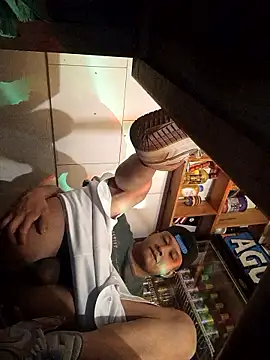 themorenofit08 online show from 11.12.25