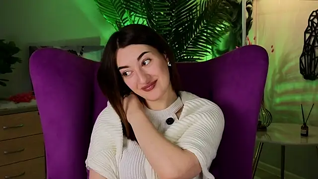 Snapshot of DelsieKorwin chatting on 11.07.25 DelsieKorwin online show from 11.07.25