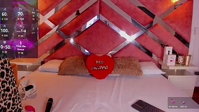 Lily Queen30 online show from 12.04.25