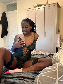 Snapshot of bry8661 chatting on 12.02.25 bry8661 online show from 12.02.25