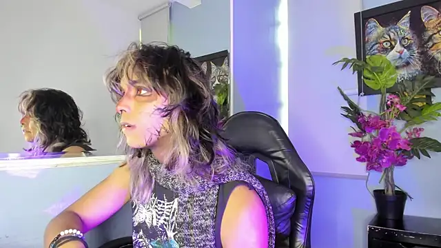 luxiel  online show from 11.24.25