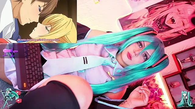 Snapshot of Noha-- chatting on 11.18.25 Noha-- online show from 11.18.25