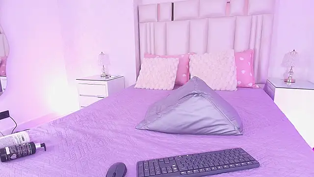alanarose18 online show from 06.20.26