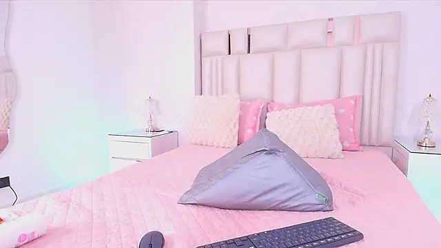alanarose18 online show from 06.27.26
